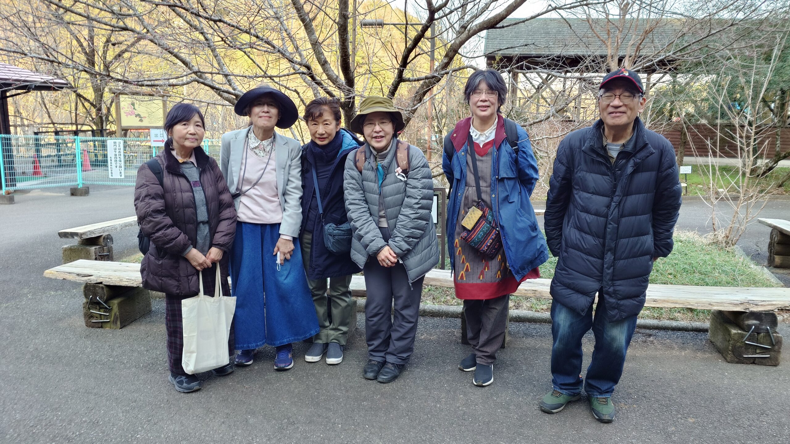 Field workshop on early blooming cherry species in Takao mountain